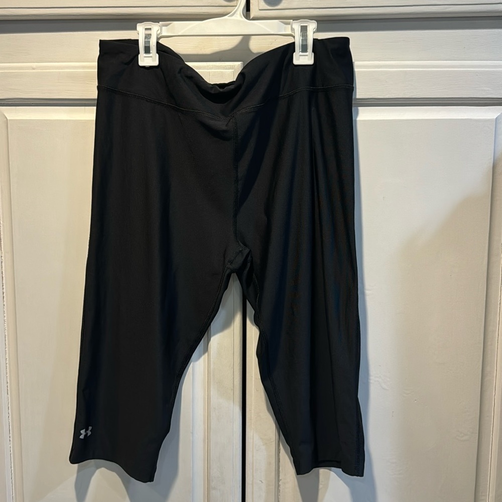 Under Armour Heat Gear Capri pants for women, black XL